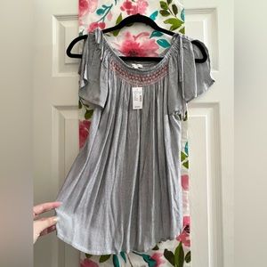 NWT Maurices XS blue and white top
